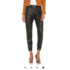Commando faux leather jogger M